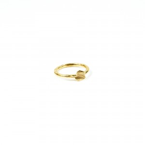 24k gold ring with leaf design